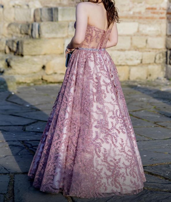 Бална рокля (цвят: пепел от рози)