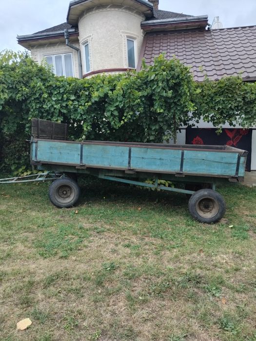 Vând remorcă pentru tractoare