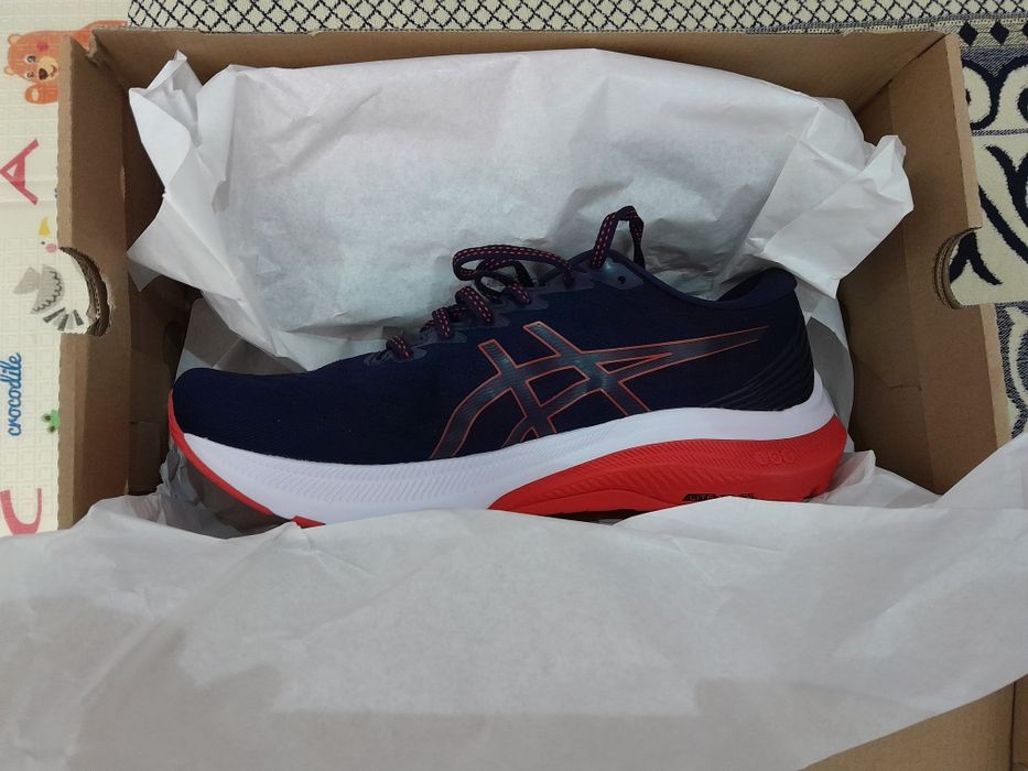 Кроссовки беговые