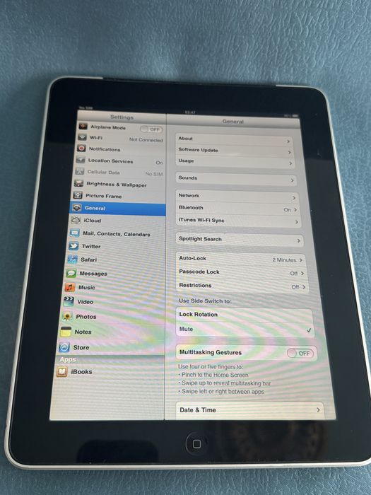 Таблет Apple iPad 1st Gen (A1337 EMC 2328) 64GB + 3G ОТКЛЮЧЕН!