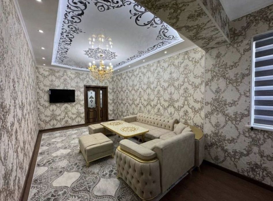 Элитний лифтли домнинг 4-этажида жойлашган 3 хонали квартира ижарага б