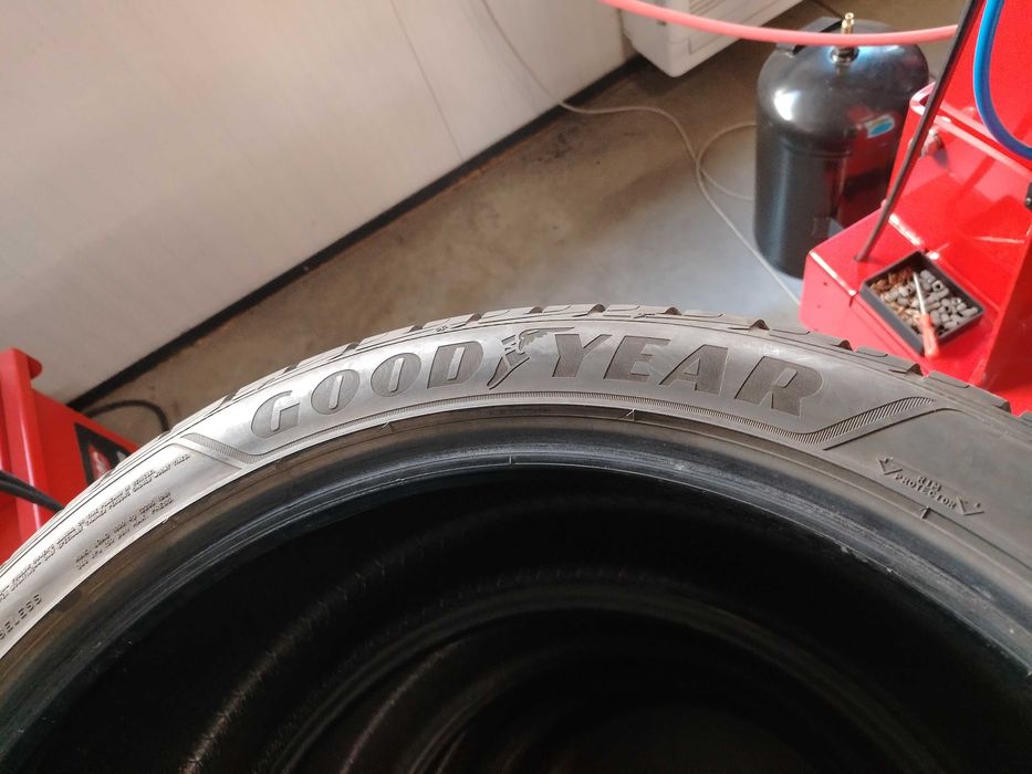 4бр.зимни гуми 275/40/22 Goodyear