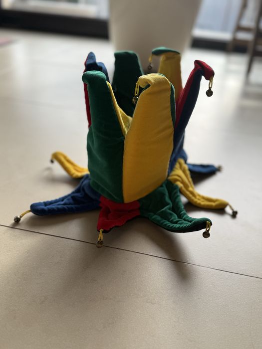 Детска шапка на шут за карнавал