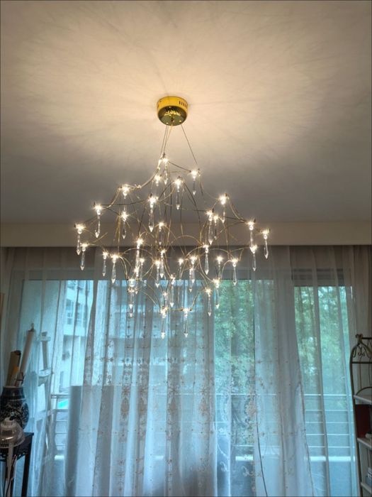 Продаю легкую, красивую люстру