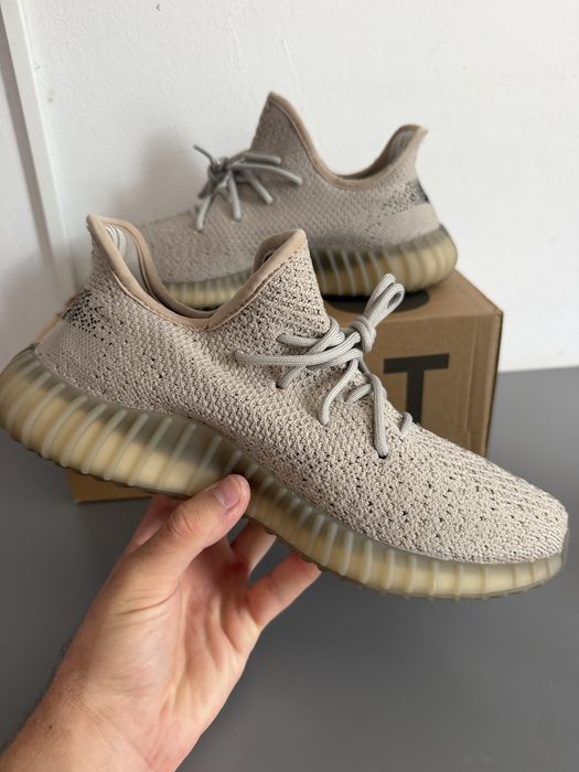 Yeezy 350 V2.