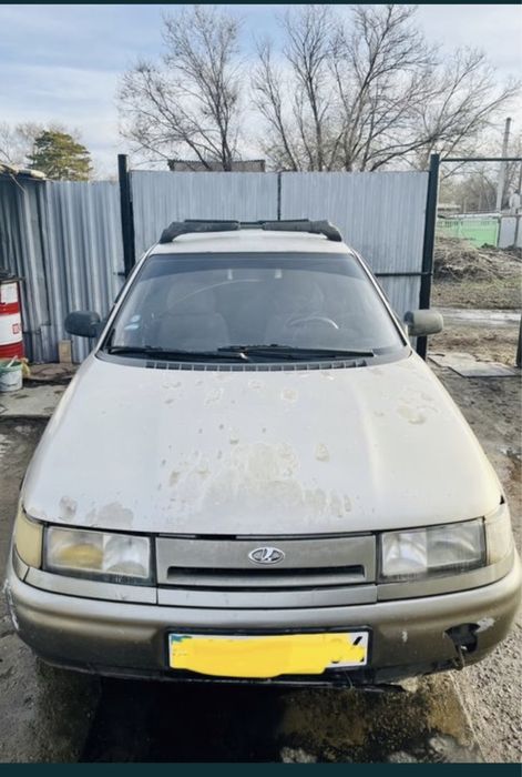 Машина Ваз 2110.