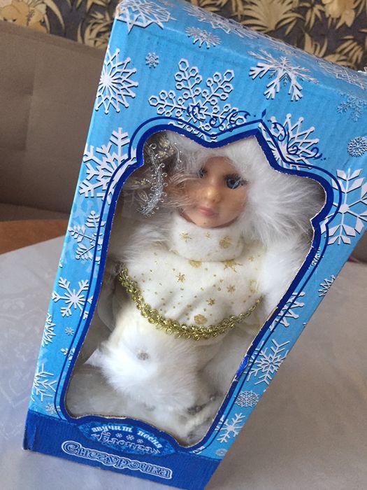 Продам поющую снегурочку