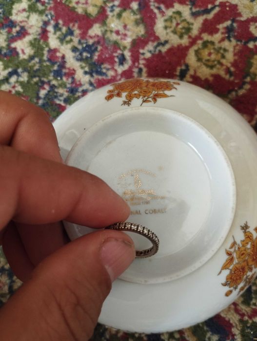 НАРХИ ТУШДИ Биллиант узук арзон нархга бераман