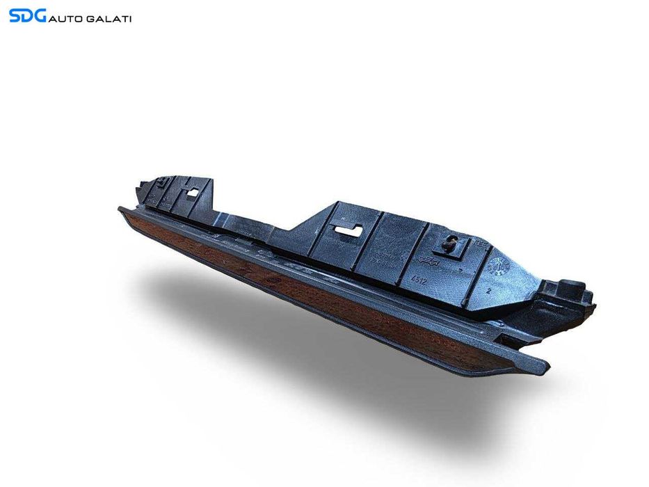 Stop Lampa Tripla Central Auxiliar Aditional de la Hayon Haion Portbagaj Seat Alhambra 1996 - 2010 Cod 7M3945097A, YM2113A613AB, 1J6945097C 1J6945131C [N6171]