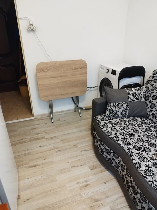 Vând sau Inchiriez cameră cămin cu baie proprie Craiovița.