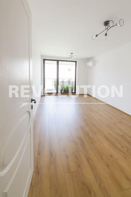 Дава се под наем  в Варна, Център - 130 кв.м за 1196.97 € - Снимка #2