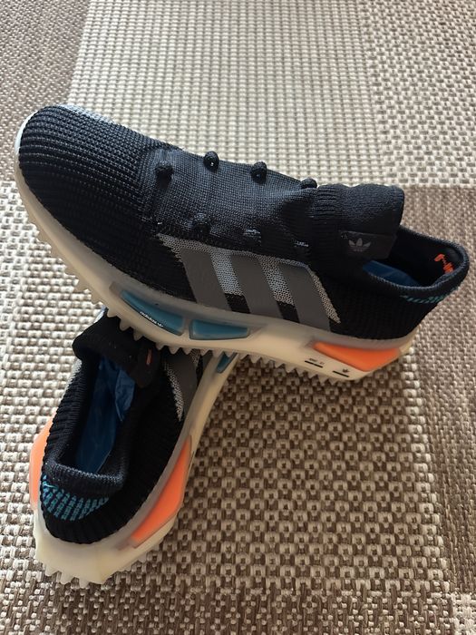 Adidasi adidas marimea 39.5