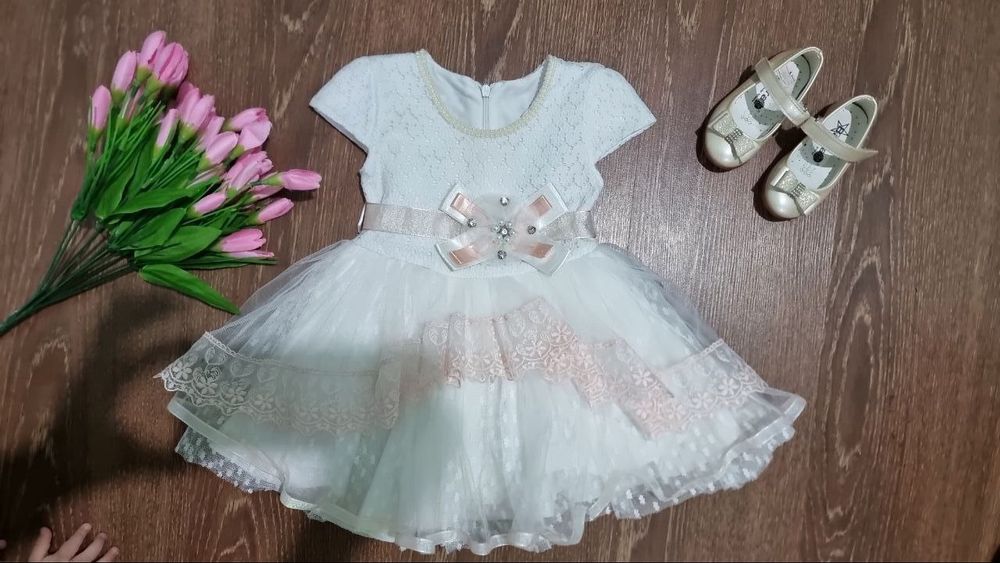 Турецкий платье 9- 12 мес Как новый  
45 000 сум окончательно 
Юнусобо