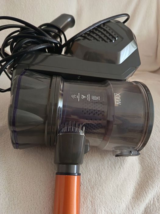 Aspirator vertical Rohnson cu garanție