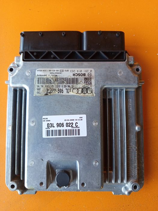 Audi A4 B8 A3 A5 8T 2.0 TDI моторен компютър ECU модул запалване CAGA