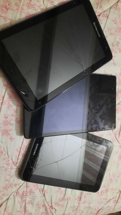 Продам 3 планшета.