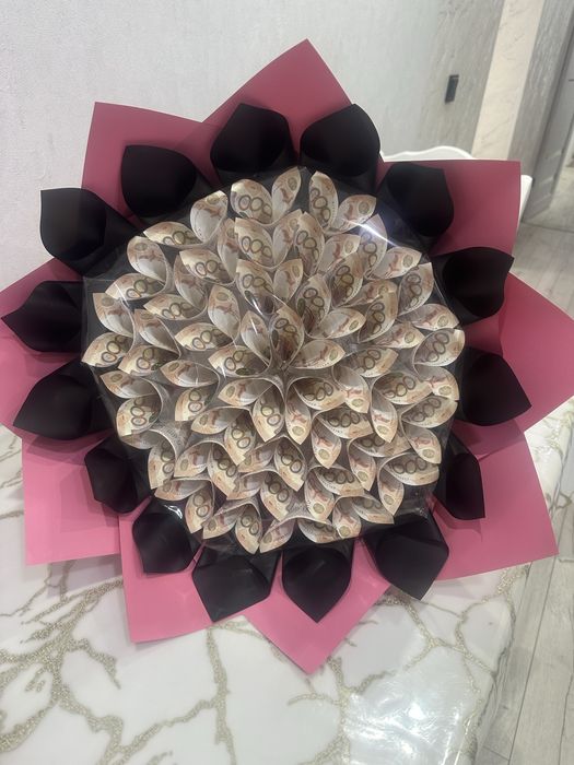 Принимаю заказы на денежные букеты.