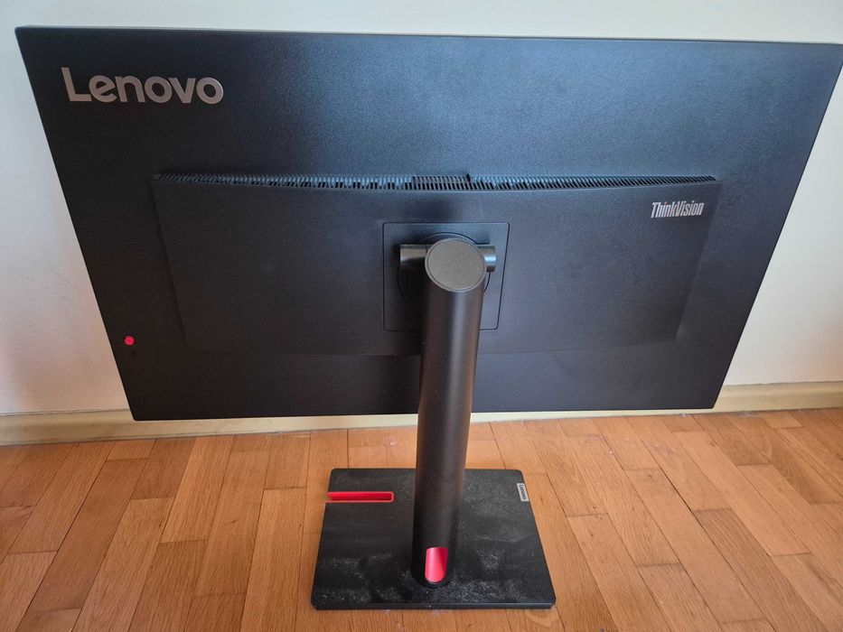 Монитор Lenovo ThinkVision