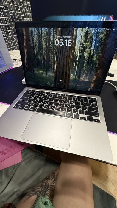 Macbook M1 2020 отлтчное состояние