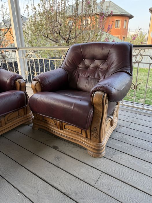 Продам диван и кресла