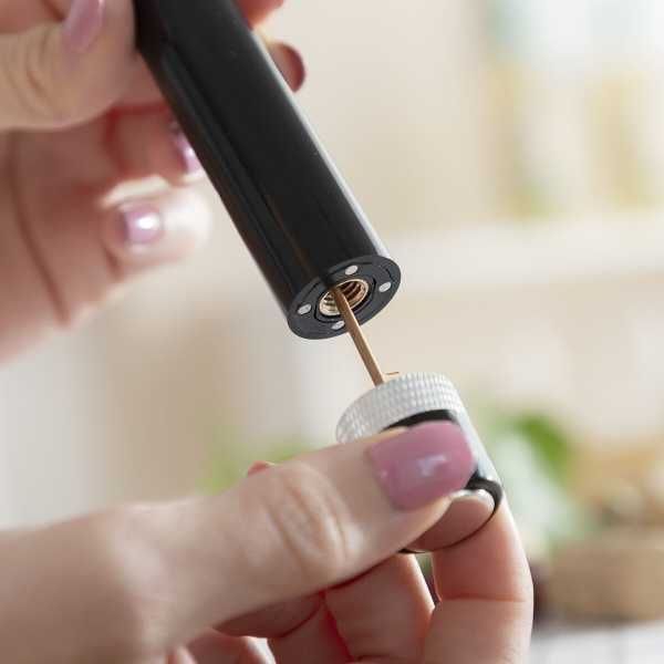 Tirbuson cu aer presurizat pentru vin Dewino InnovaGoods