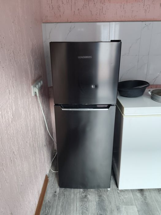 Продам двухкамерный новый холодильник