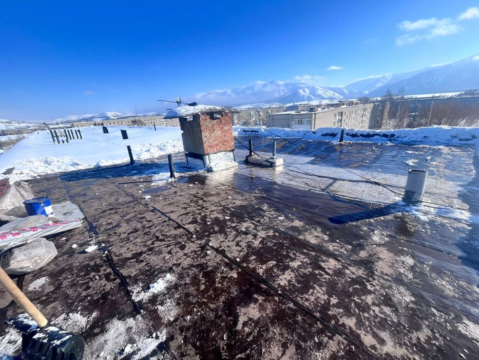 Чистка крыш от снега и наледи