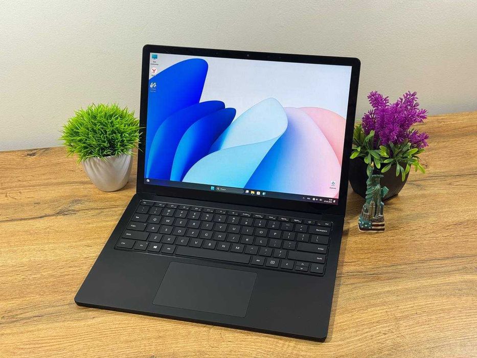 [ARZON] Noutbuk Surface Laptop 3 Core i7-1065G7 / DDR4 16Gb /SSD 256Gb