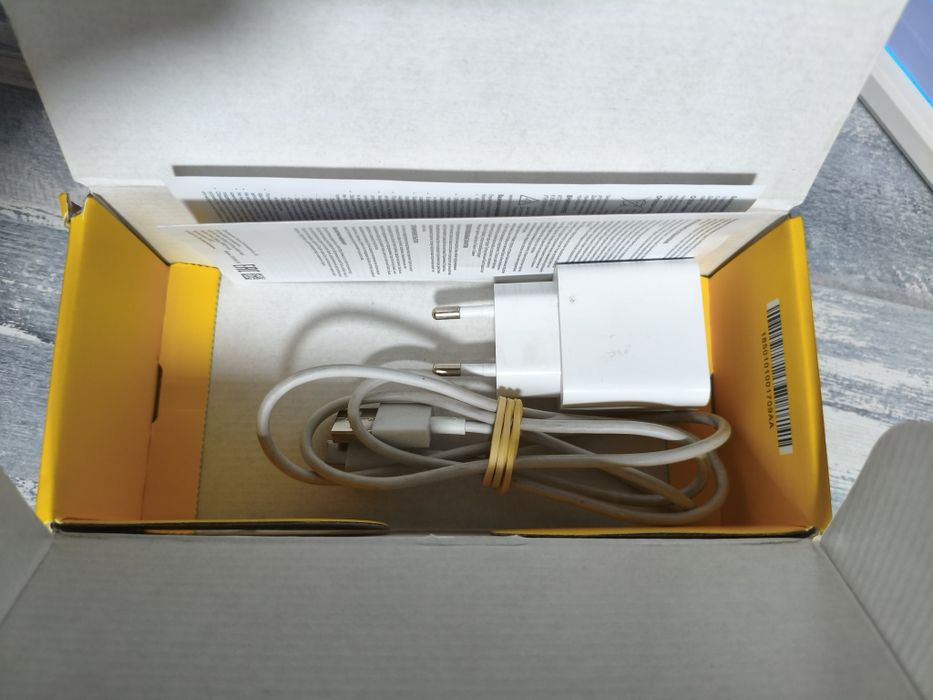 Продам телефон Poco C61
