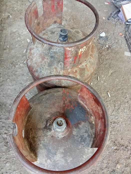 Продам два газовых балона