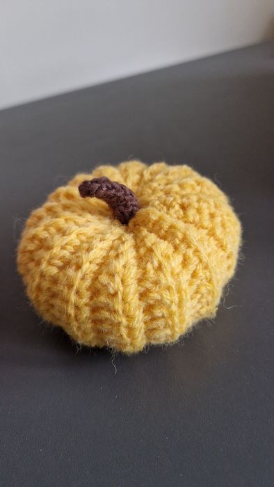 Декоративни тикви.Плетени на една игла!