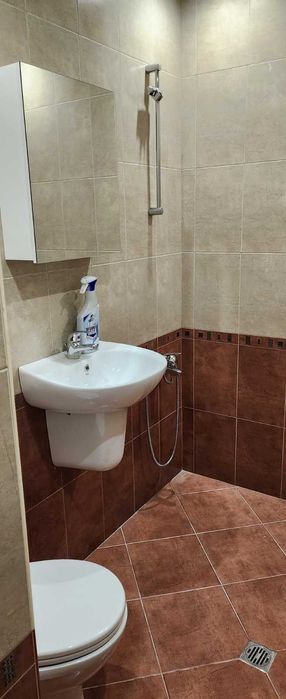 Дава се под наем Двустаен апартамент в Перник, Център - 65 кв.м за 382.5 € - Снимка #15