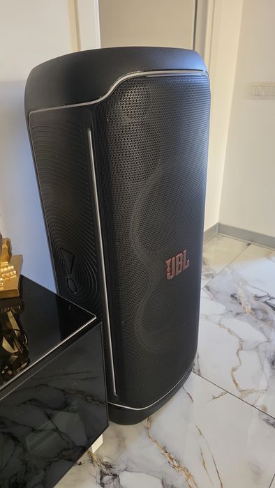 Boxa JBL Ultimate 1100 Ca nouă.Preṭ fix Detin Factura de achizitie.