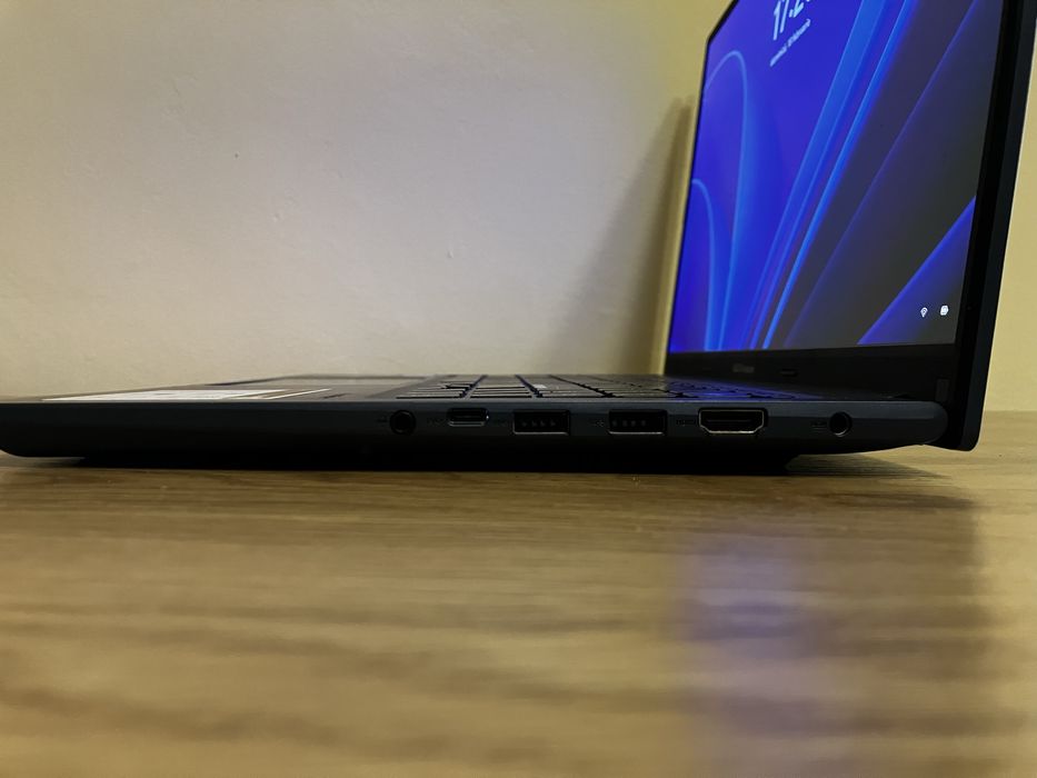 ASUS Vivobook 8GB RAM Windows 11