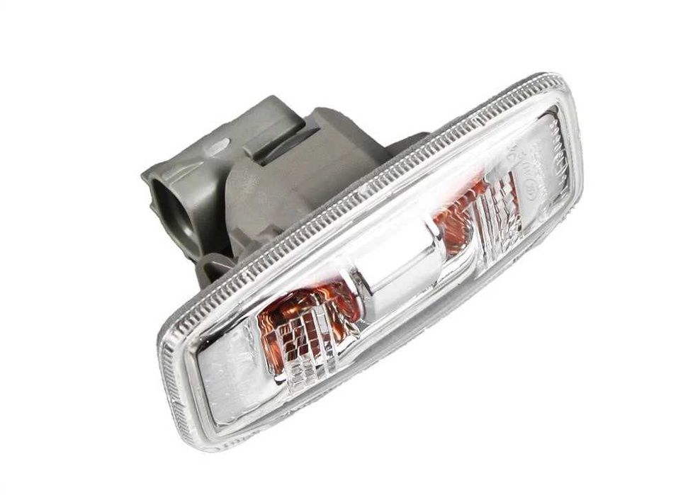 Lampa semnalizare aripa OEM Nissan Patrol Y61 GU4 dupa 2004