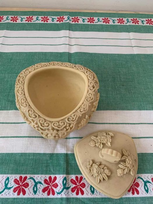 Set dou vaza cu caseta si capac