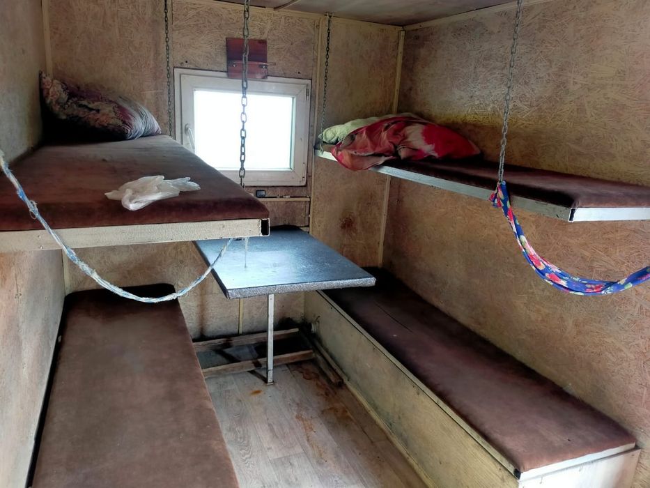 Продам жилой вагончик  на колесах