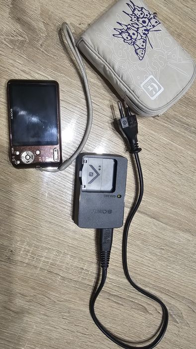 Ретро Дигитален Фотоапарат Sony Cyber-shot DSC- W570 (1Б.1МР Zeiss) КАТО НОВ!ПЪЛЕН
lonumaume kak