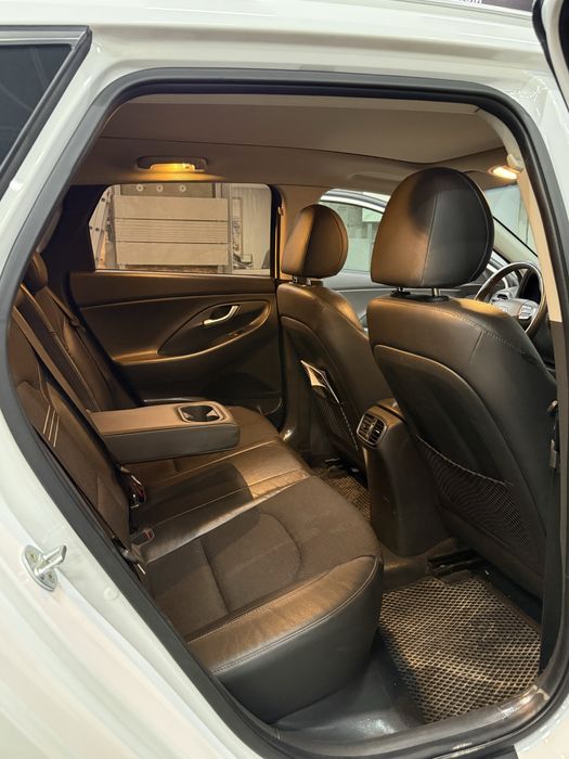 Продается Hyundai i30 PREMIUM UZ 1,5