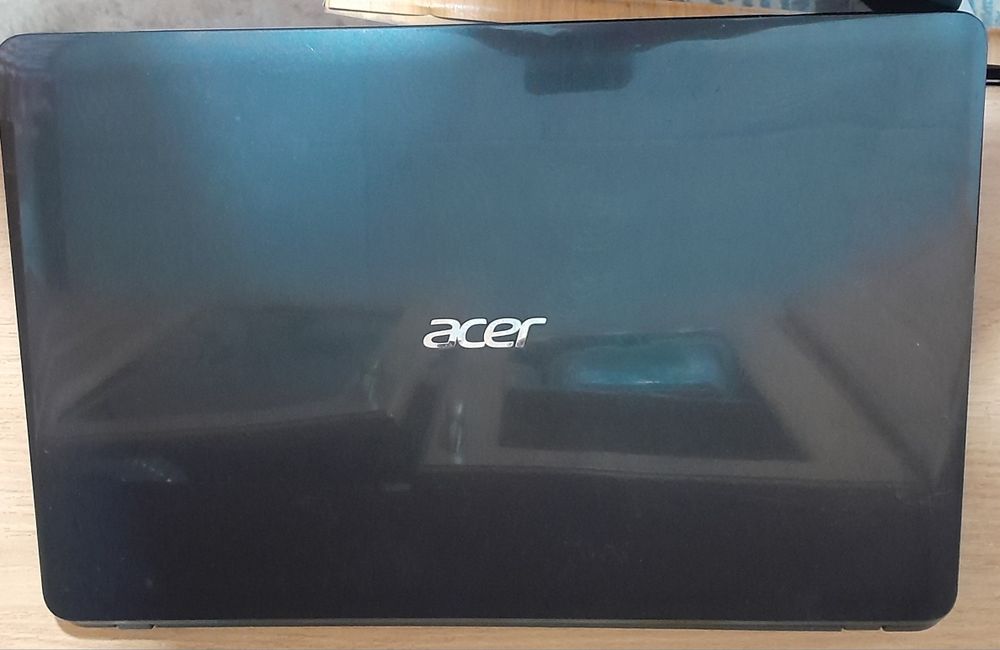 Acer Aspire E1-571G