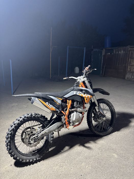 Продам мотоцикл 250кубов