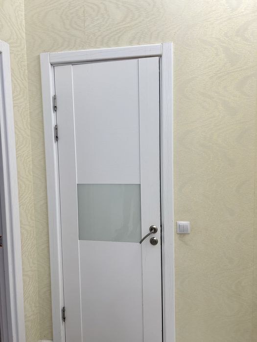 Есть белые двери бу