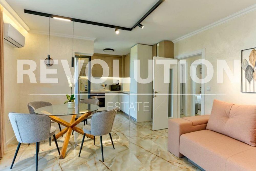 Дава се под наем Тристаен апартамент в Варна, Галата - 85 кв.м за 698.19 € - Снимка #3