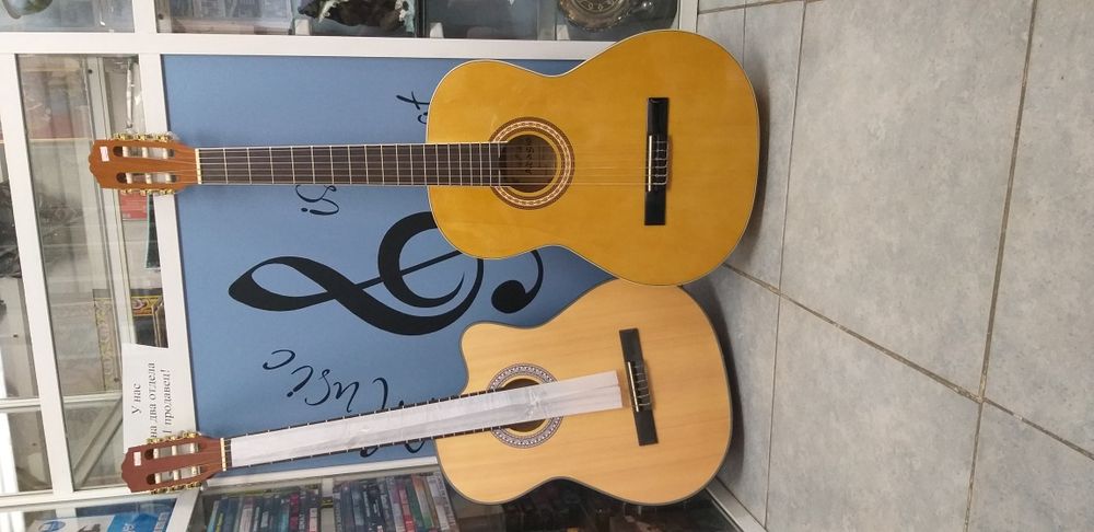 Гитара  акустическая