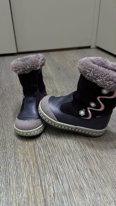 Продам обувь детская в отличном состояни