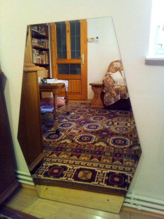 Oglinda pentru coafor