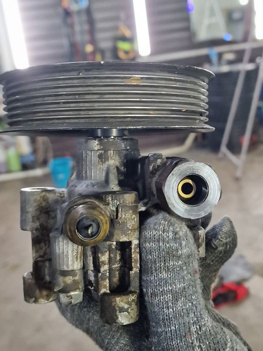 Насос Гура Камри 40