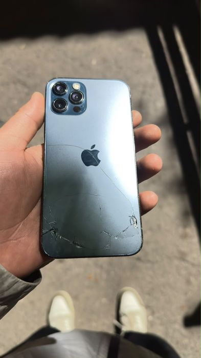 Продам Iphone 12 pro