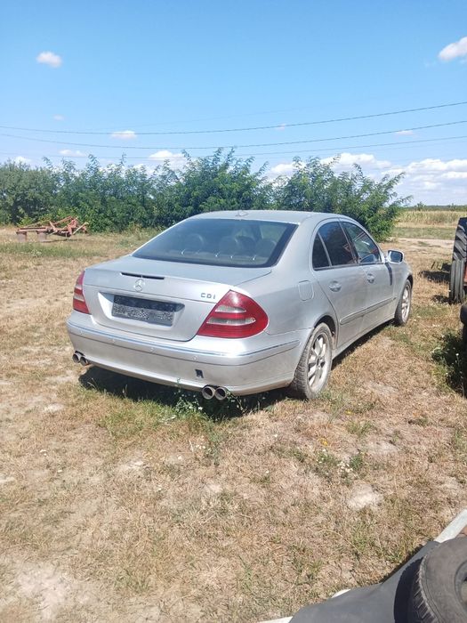 Vand sau dezmembrez Mercedes-Benz e 270 cdi