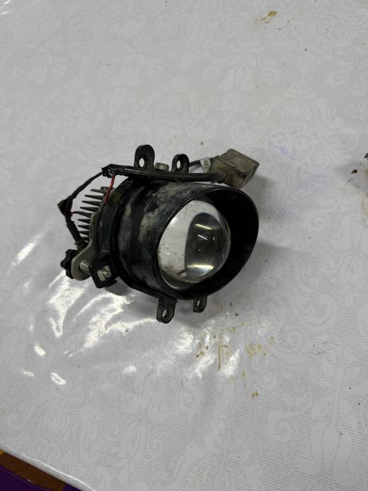 Продам туманки led линза на камри